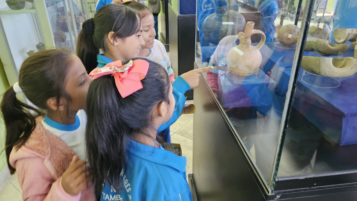 𝑴𝑫𝑻 promueve visita de estudiantes a la biblioteca municipal