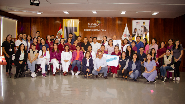 Este taller, dirigido al personal de salud del primer nivel de atención, tuvo como objetivo fortalecer sus capacidades y habilidades para identificar casos de sospecha de violencia, determinar el abordaje correcto y mantenerse actualizados sobre la normativa vigente en materia de prevención y atención a la violencia.