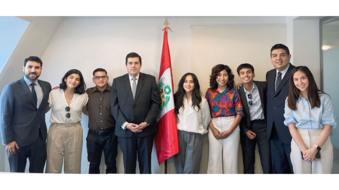 Embajador del Perú en Francia recibe a jóvenes peruanos seleccionados en Programa de voluntariado que participarán en Juegos Olímpicos