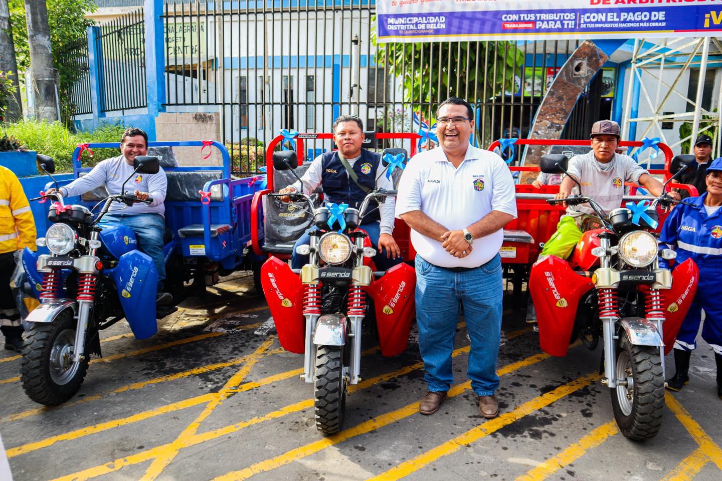 Alcalde de la municipalidad de belén entrega de equipos de protección personal y 3 furgonetas para personal de Gestión ambiental