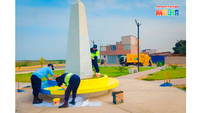 Personal de Serenazgo embellece parques y plazas con labores de limpieza y pintado como parte del Plan SIPCOM-M