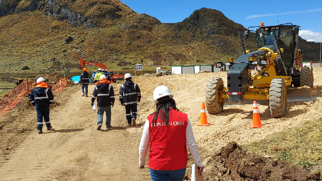 La Contraloría General alertó a los funcionarios de Activos Mineros S.A.C. la contratación de personal clave que se encuentra inhabilitado por su respectivo colegio profesional en la obra de recuperación de los servicios ecosistémicos de la microcuenca de la laguna de Quispancocha, en el distrito de Santa Ana de Tusi, provincia de Daniel Alcides Carrión, cuyo costo total asciende a S/ 15 152 337.