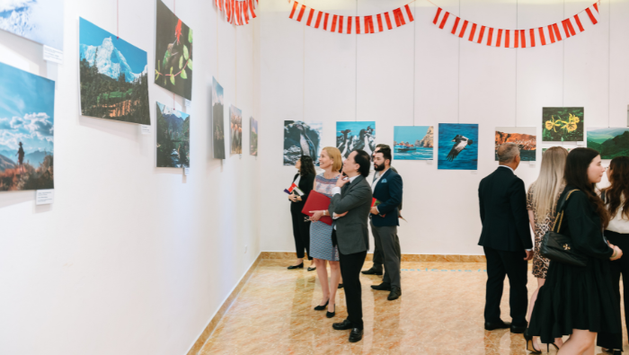 Inauguran en Vietnam la exposición fotográfica “Descubre el Perú: un recorrido visual de la costa, sierra y selva”