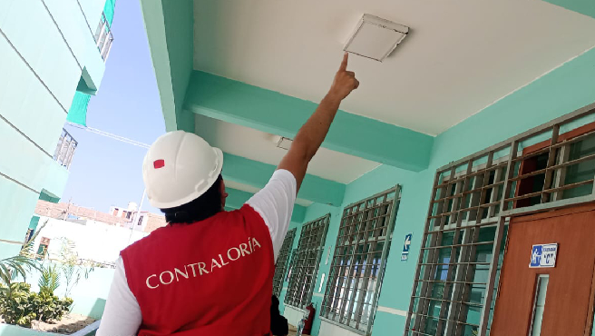 La Contraloría General halló un perjuicio económico de S/ 516 749 en la ejecución, recepción y liquidación de la obra “Rehabilitación del servicio educativo de la Institución Educativa Dean Saavedra del distrito de Huanchaco (Trujillo)”, que inició el 03 de noviembre del 2021 y formalmente debía culminar el 30 de agosto del 2022 por el monto de S/ 10.2 millones.
