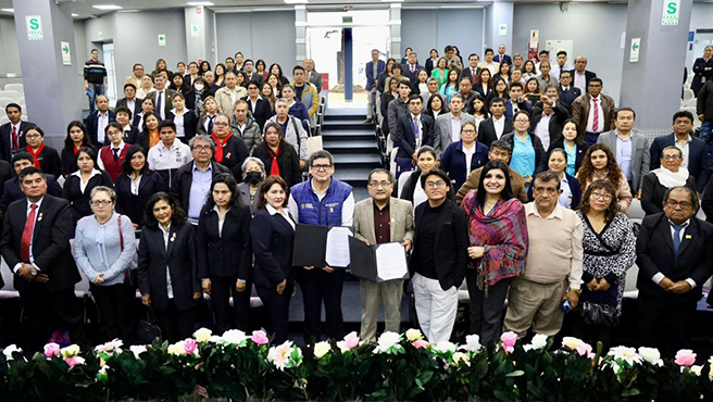 Institutos de Educación Superior se convertirán en gestores promotores de salud a través de convenio con GERESA