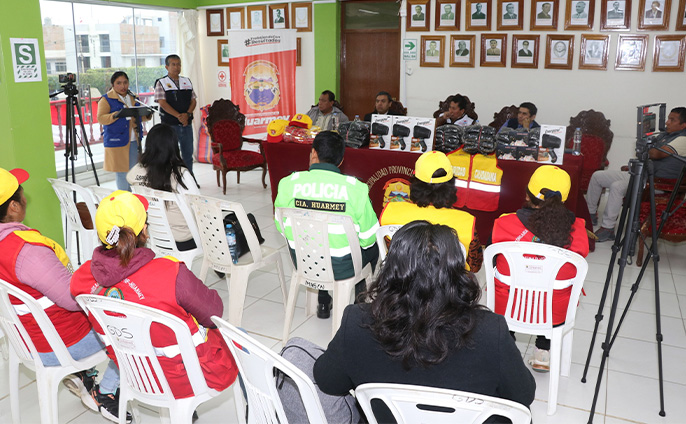 Se realizó la entrega de las indumentarias a las Juntas Vecinales de Seguridad Ciudadana