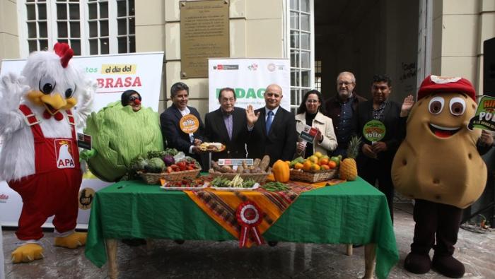 MIDAGRI impulsa cadena del pollo a la brasa y organiza almuerzo con niños de Puericultorio Pérez Araníbar