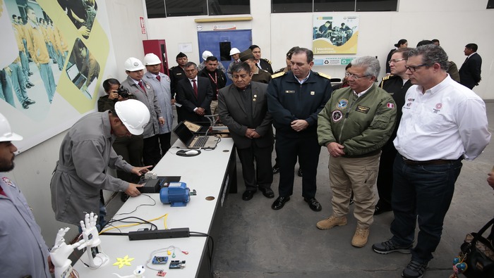 Ministro Astudillo articula esfuerzos con Minedu para cristalizar proyecto del nuevo instituto de las FF.AA.