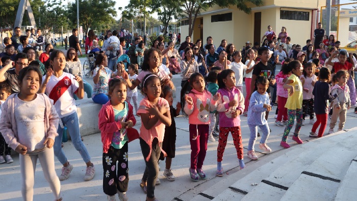 Niños y niñas
