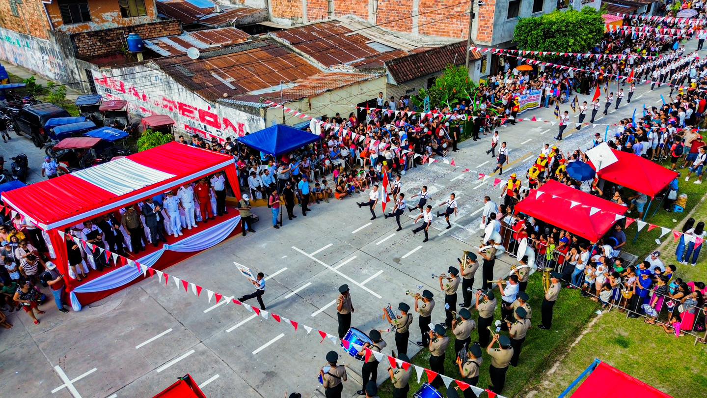 Con orgullo y patriotismo se vivió el Desfile Cívico Escolar 2024