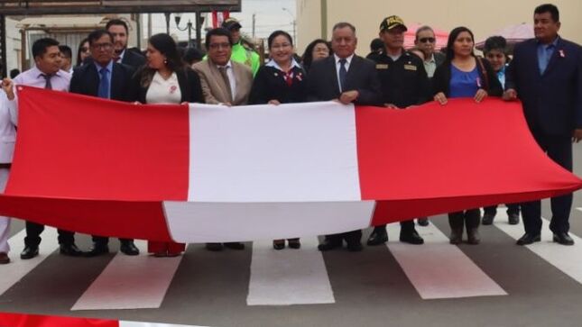 Izamiento del pabellón nacional 