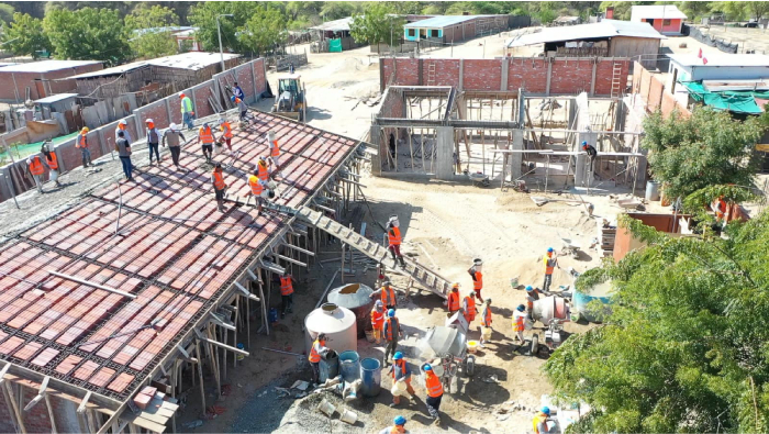 Construcción de la I.E .I Olivares San Fernando a un 20% de avance