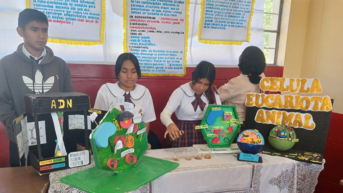 Imagen de visita a las Instituciones Educativas de Pampa Grande.