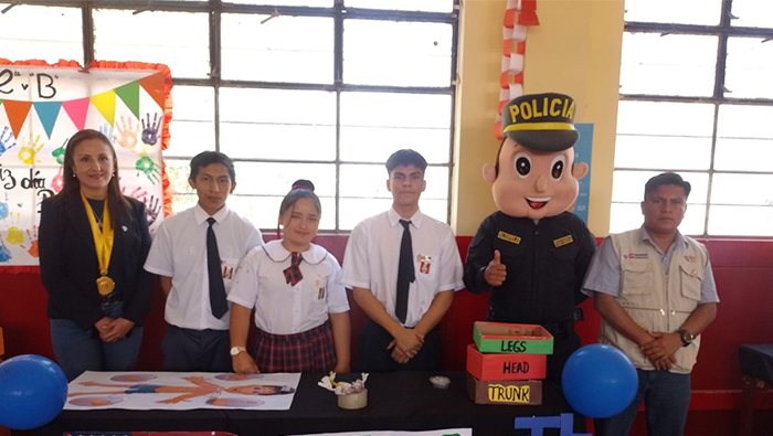 Imagen de visita a las Instituciones Educativas de Pampa Grande.