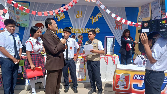 Imagen de visita a las Instituciones Educativas de Pampa Grande.