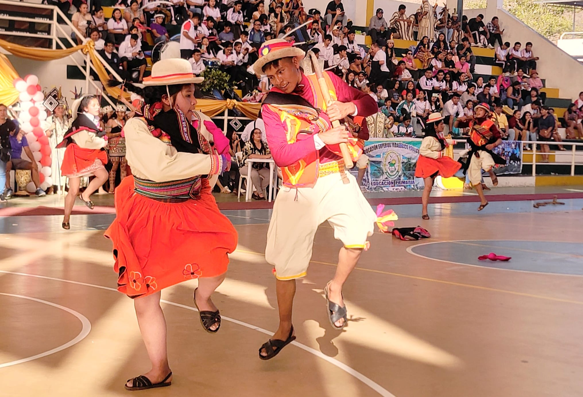 Ganadores del concurso de danza tradicional revalorando las costumbres y tradiciones de nuestra provincia 2024