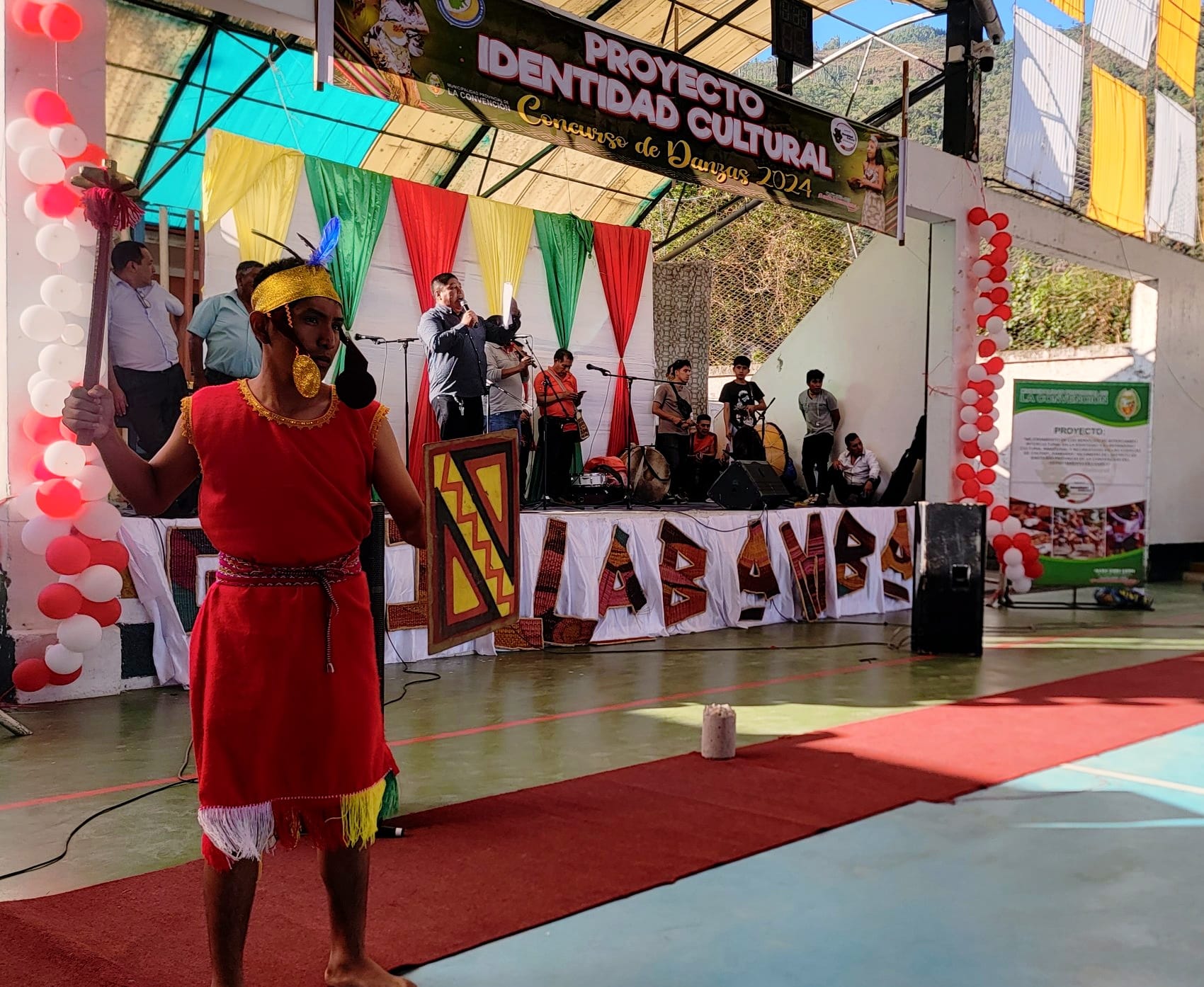 Ganadores del concurso de danza tradicional revalorando las costumbres y tradiciones de nuestra provincia 2024