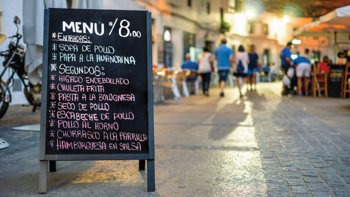 El Indecopi empodera a los consumidores que acudirán a restaurantes y otros locales en Fiestas Patrias