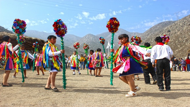 ๐ธ Fotografรญa de: Cesar Adolfo Rodrรญguez Quispe
"Pallas con Azucenas danzรกndole a los Apus de las Lomas de Asia".