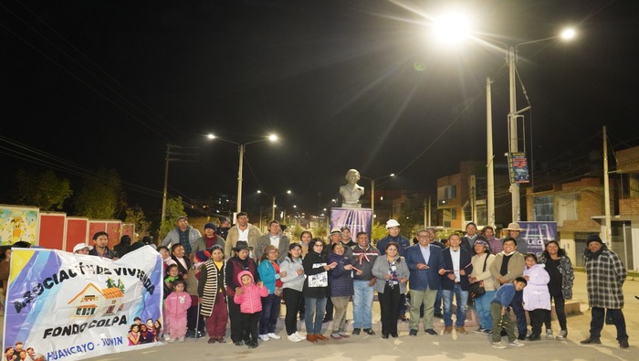 Instalación de 1000 luces led embellecen principales vías de Cooperativa Santa Isabel y Torre Torre