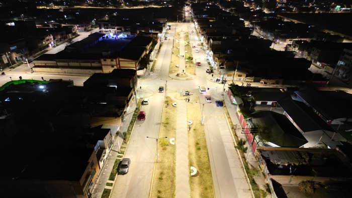 Instalación de 1000 luces led embellecen principales vías de Cooperativa Santa Isabel y Torre Torre