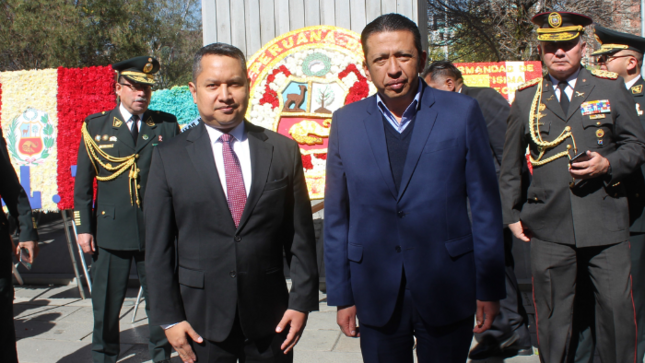 Embajada del Perú en Bolivia conmemora 203 años de independencia con homenaje a San Martín en La Paz