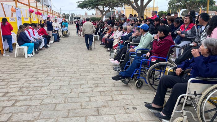 La Libertad: pobladores de Magdalena de Cao recibieron certificados de discapacidad en “Caravana Contigo”