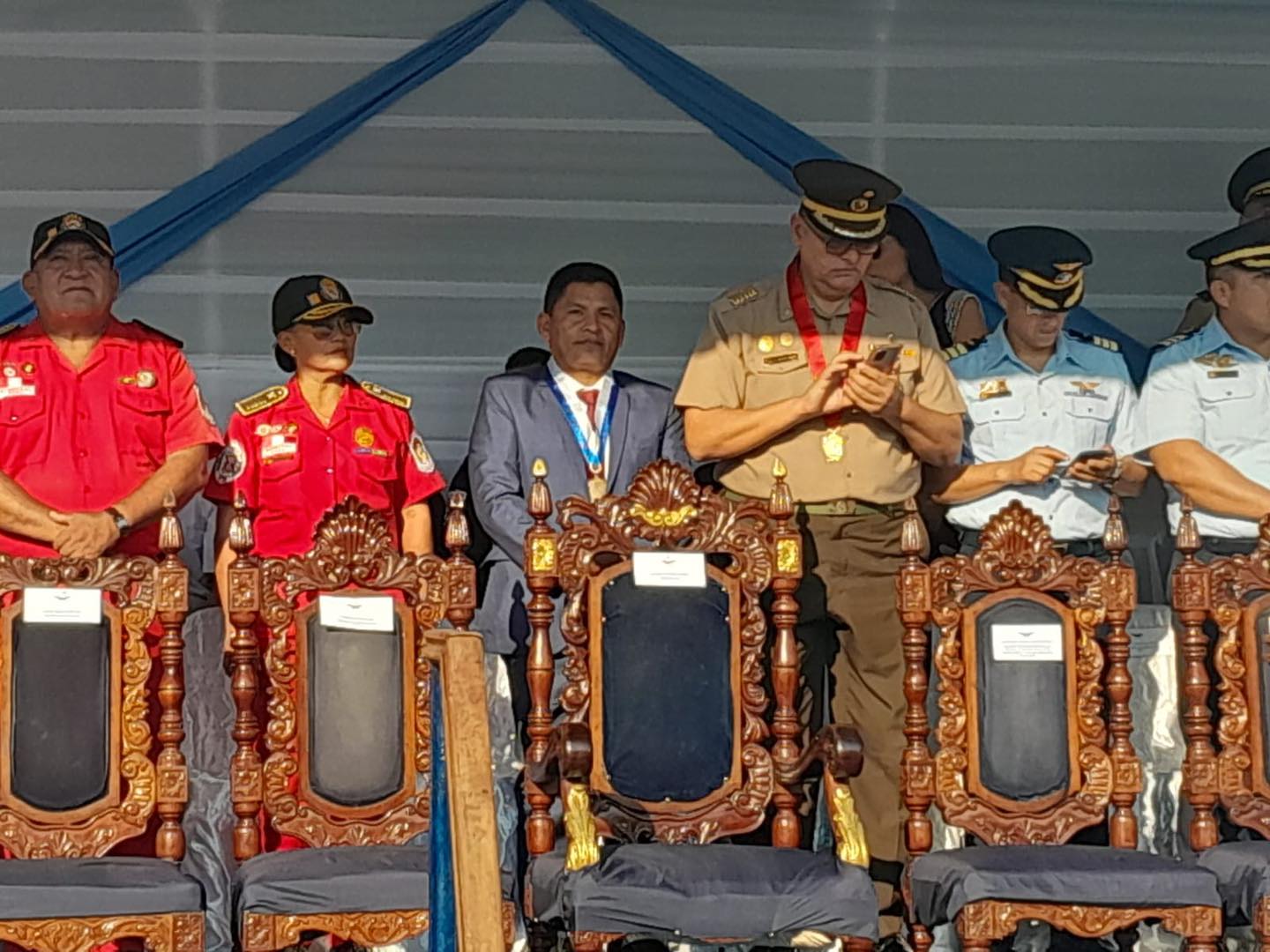 La Municipalidad Distrital de Belén, Tony Isuiza Tangoa, participa de la ceremonia por el Día de la Fuerza Aérea