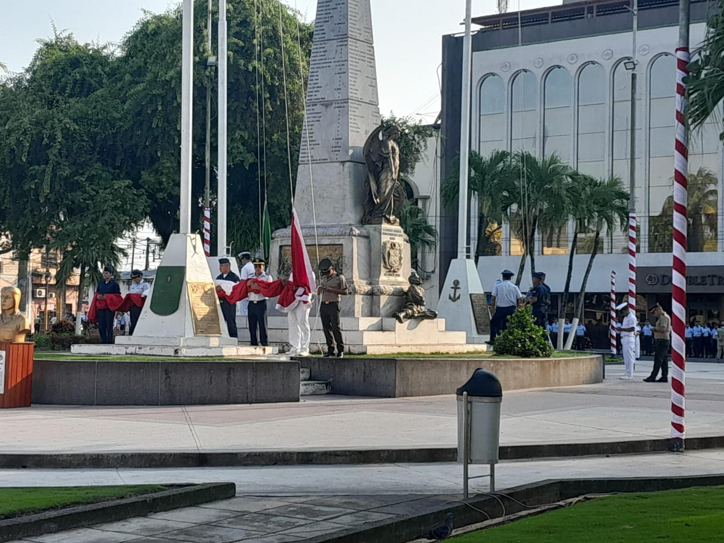 La Municipalidad Distrital de Belén, Tony Isuiza Tangoa, participa de la ceremonia por el Día de la Fuerza Aérea