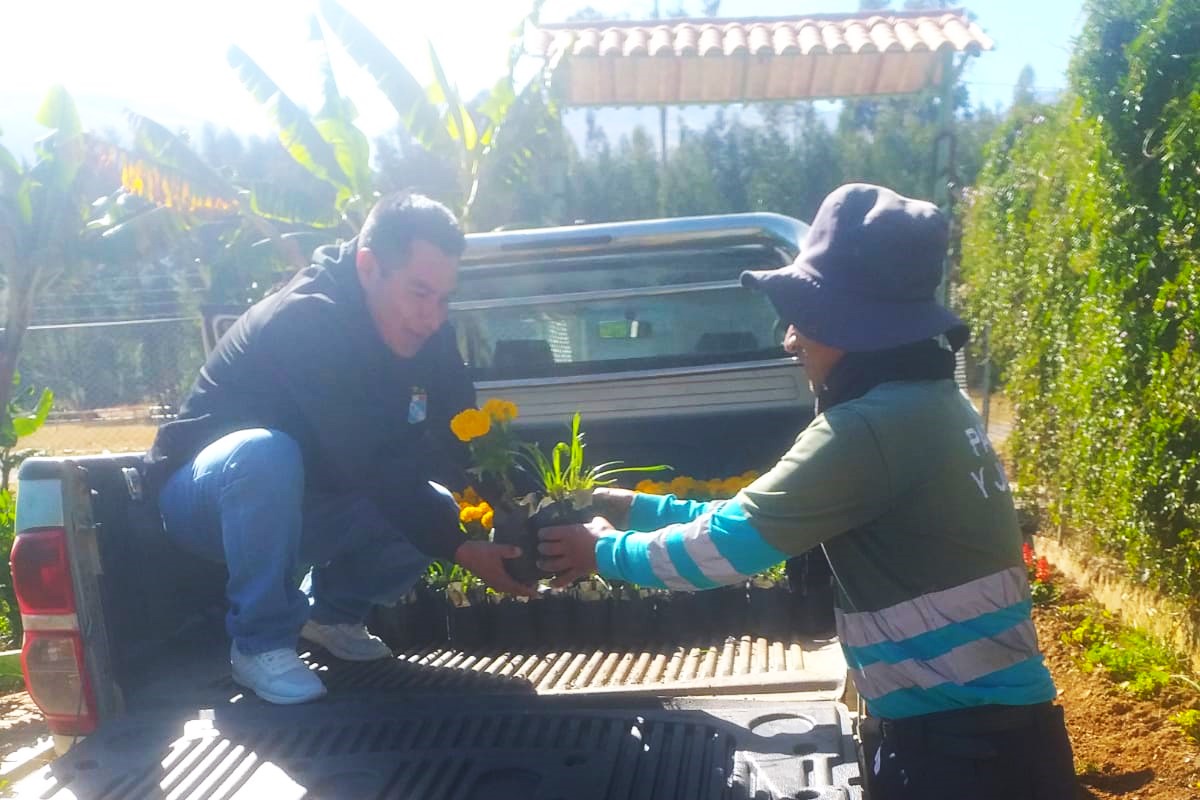 ¡Embelleciendo juntos nuestras plazas!