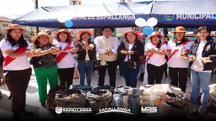 Población participa del Tradicional Trueque Sapallanguino