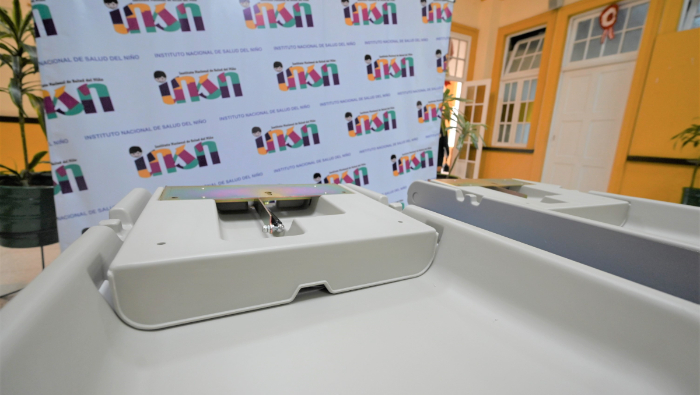 Donan cambiadores de pañales públicos al INSN