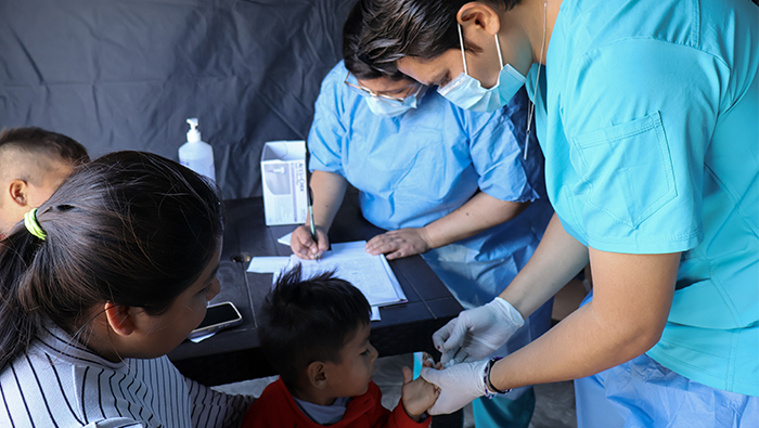 Imagen de campaña médica.