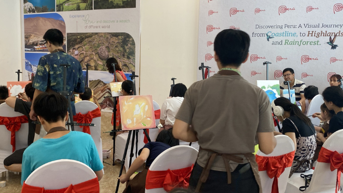 Embajada del Perú en Vietnam promueve la diversidad peruana con talleres de pintura