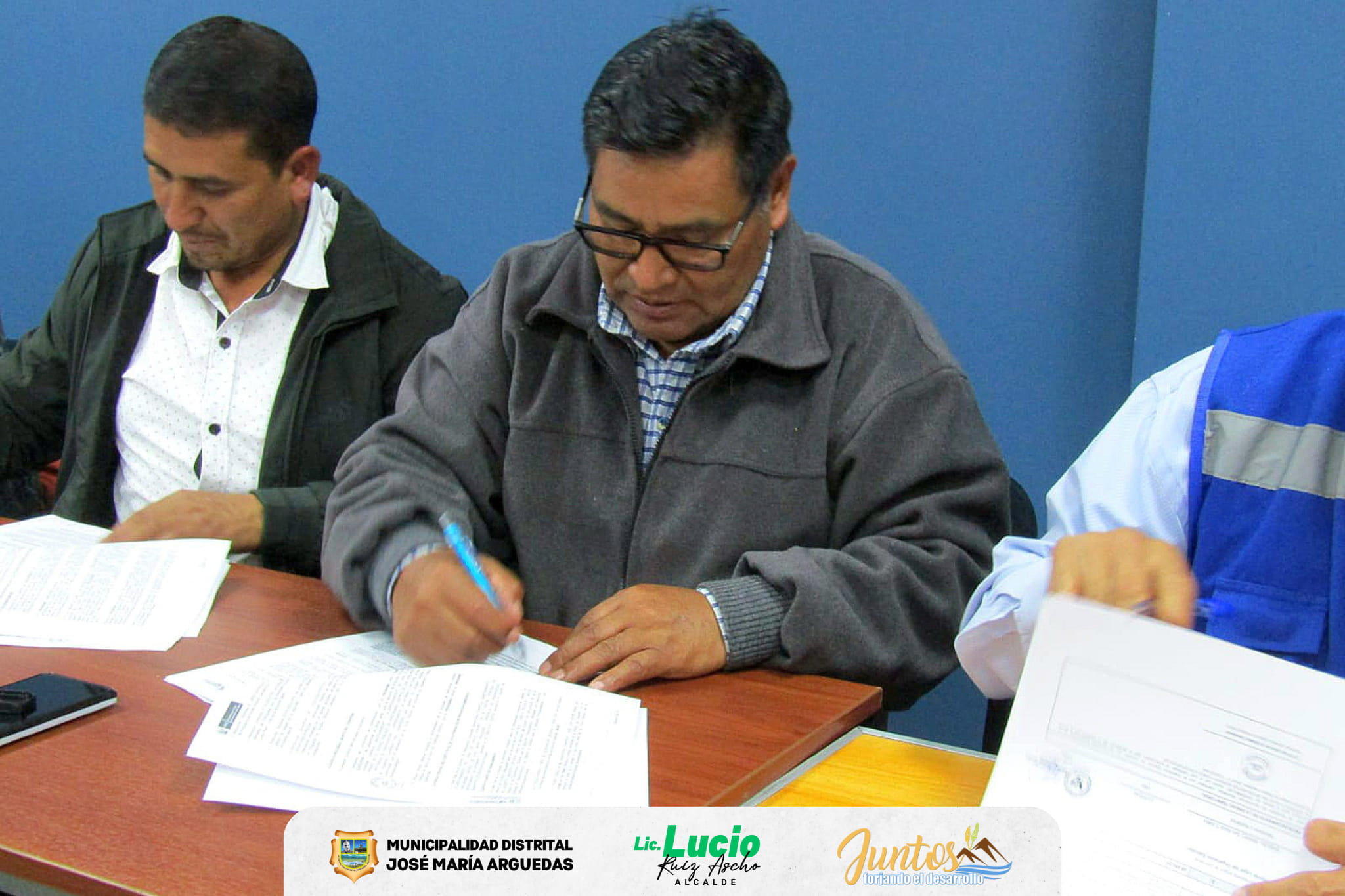 Imagen de la firma de convenio