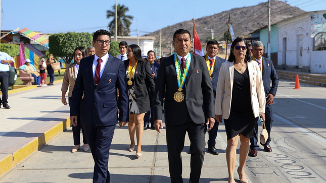 Imagen del desfile por fiestas patrias.