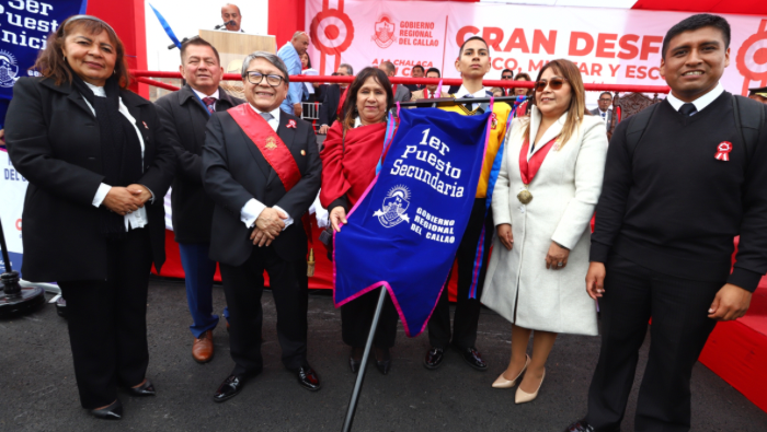 Desfile regional del Callao por fiestas patrias convocó a miles de chalacos frente al mar