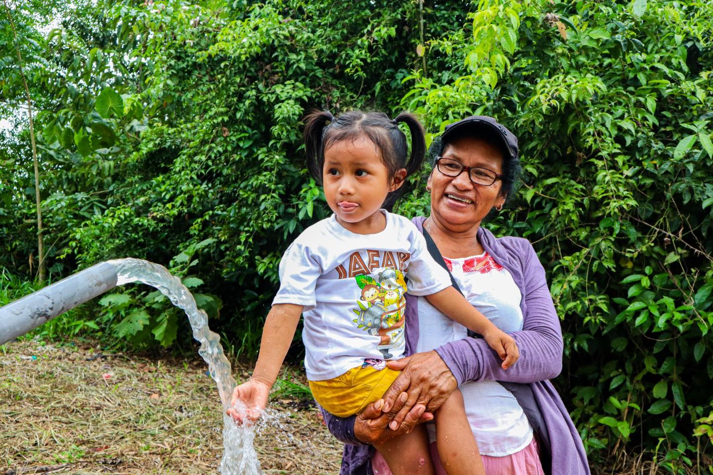 Primer tubo para la construcción de capacitación de agua en el caserío San José - Rio itaya 