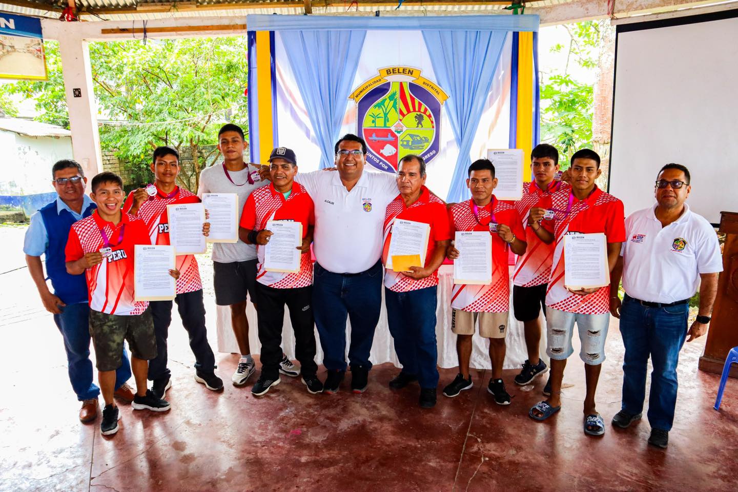 Entregado un merecido reconocimiento a los boxeadores que destacaron en el Torneo de la Confraternidad Amazónica 2024.