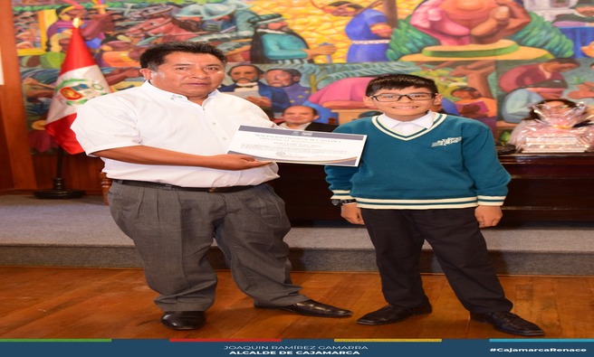 βLa Municipalidad Provincial de Cajamarca ha premiado a los ganadores del I Concurso Escolar de Ensayo Literario y del I Concurso de CreaciΓ³n PoΓ©tica y DeclamaciΓ³n, en homenaje al DΓa del Campesino. Los estudiantes destacaron por sus reflexiones sobre los aspectos positivos y negativos del Bicentenario de la Independencia del PerΓΊ.
β
Felicitamos a todos los participantes por su creatividad y dedicaciΓ³n. Los instamos a seguir desarrollando su talento literario, que han demostrado con gran calidad en estos eventos.