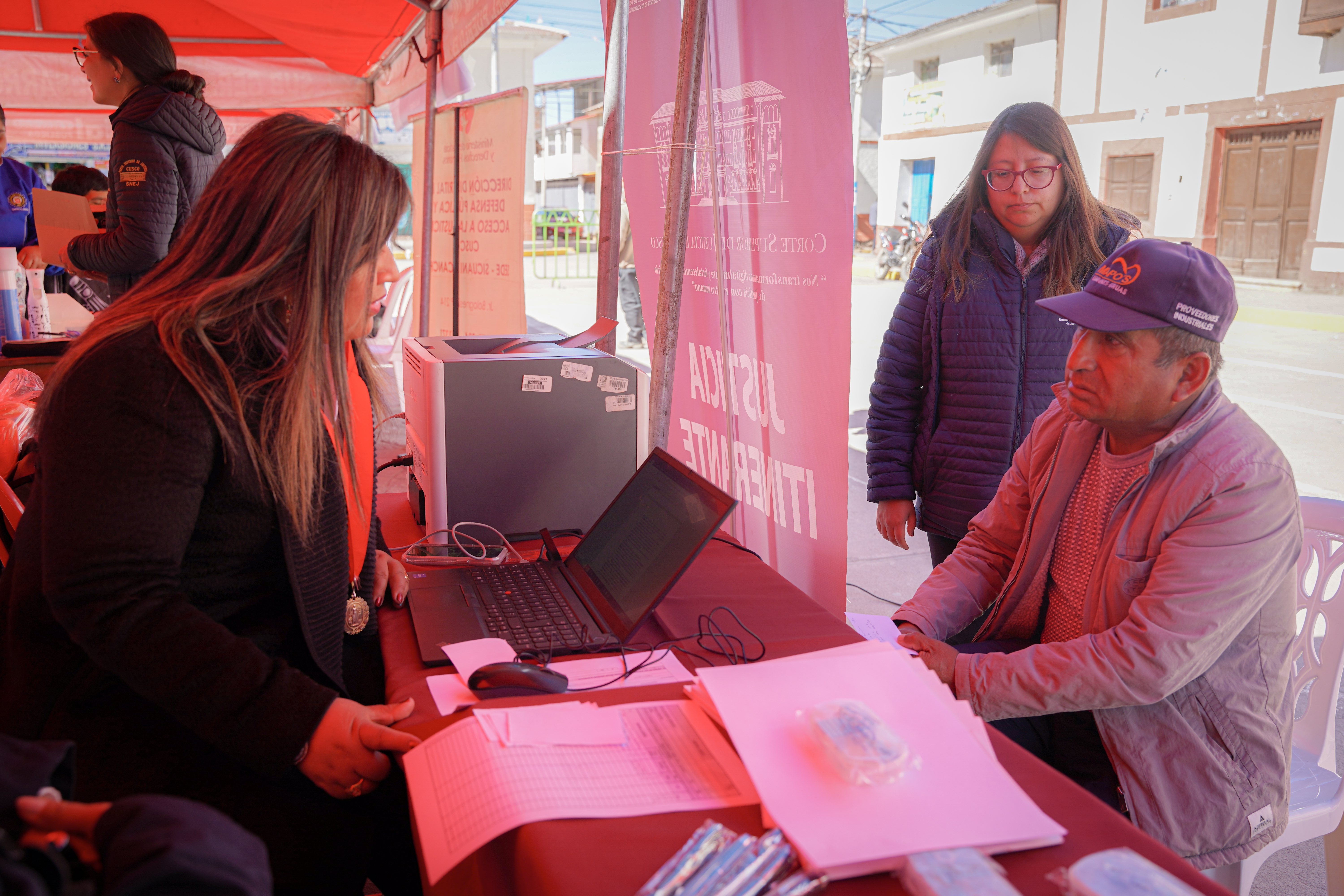 Pobladores del Distrito de Combapata fueron beneficiados con "Feria de Orientación y Justicia Itinerante"