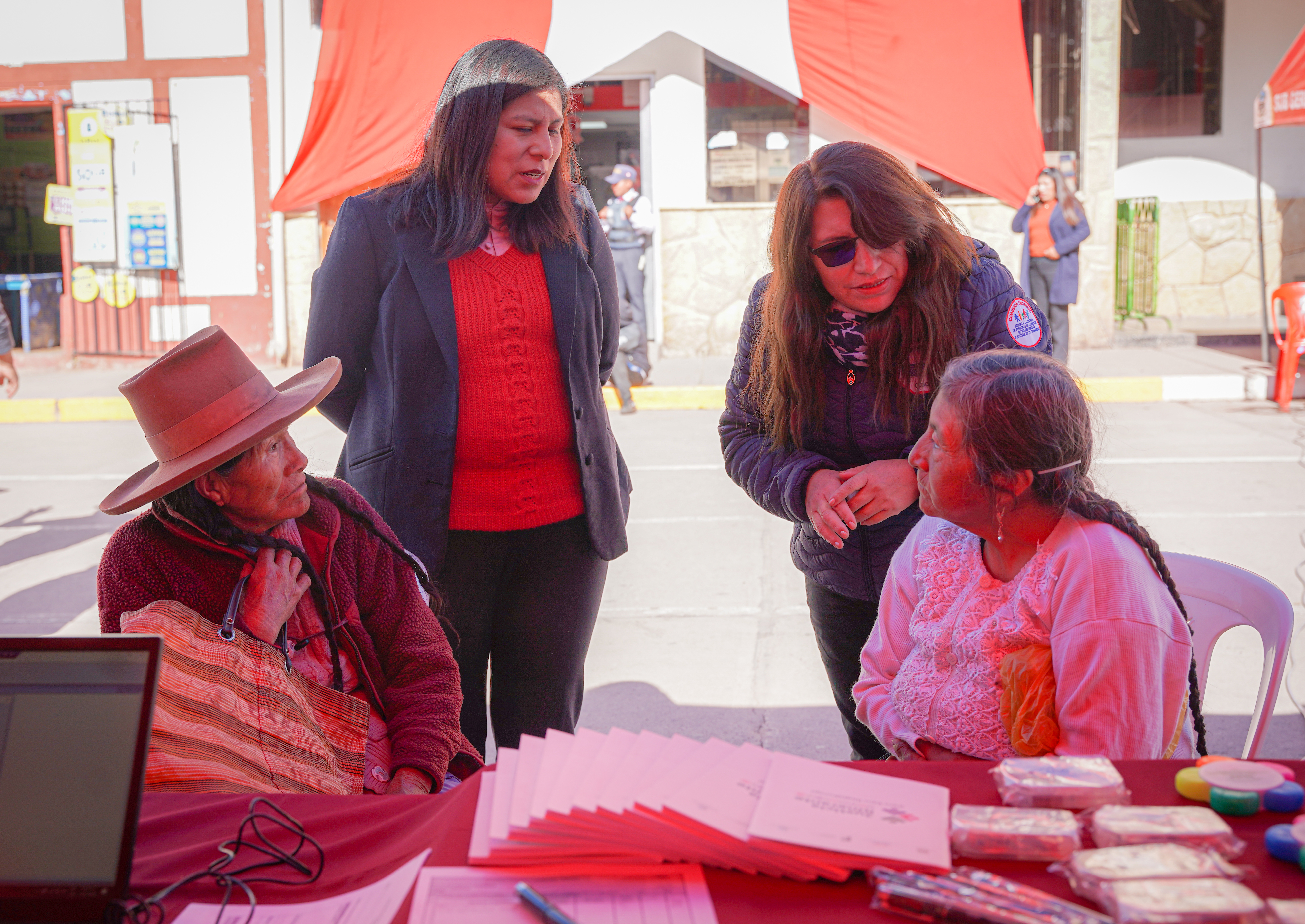 Pobladores del Distrito de Combapata fueron beneficiados con "Feria de Orientación y Justicia Itinerante"