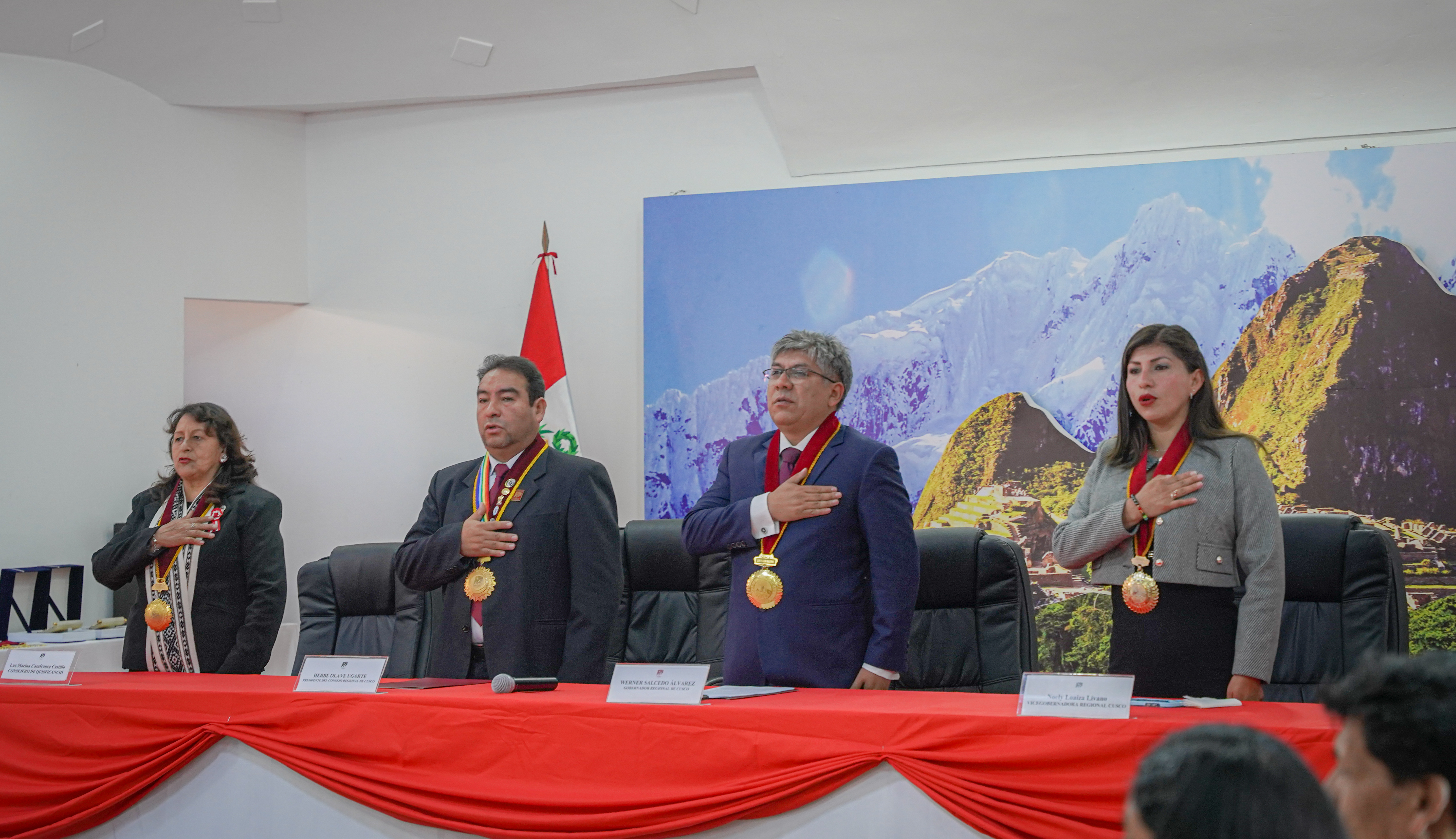 Presidenta de la corte de Cusco asistió en Sesión Solemne del Consejo Regional en Conmemoración al Bicentenario de la Independencia del Perú