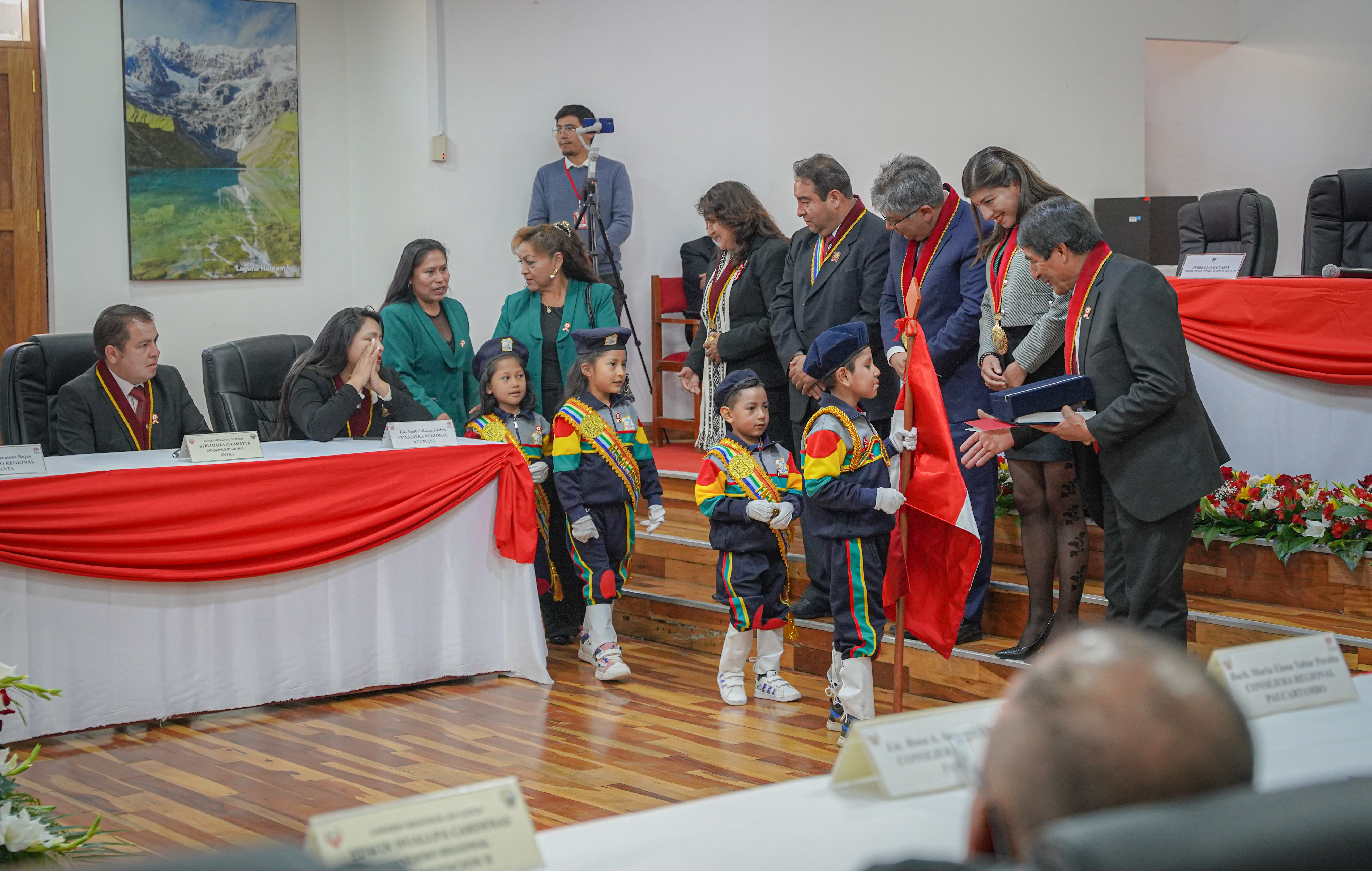 Presidenta de la corte de Cusco asistió en Sesión Solemne del Consejo Regional en Conmemoración al Bicentenario de la Independencia del Perú