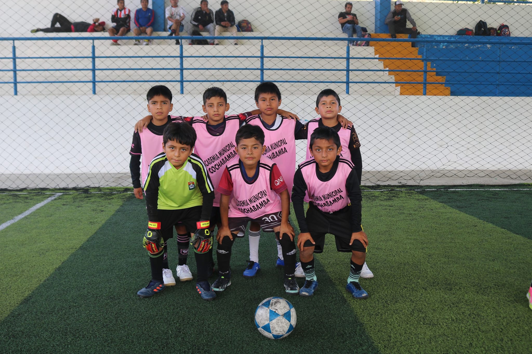 Fotografía de inauguración de academia municipal.