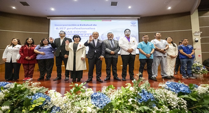 EsSalud incorpora más de 6 mil profesionales de la salud para fortalecer servicios que brinda a asegurados en todo el país