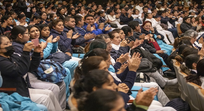 EsSalud incorpora más de 6 mil profesionales de la salud para fortalecer servicios que brinda a asegurados en todo el país
