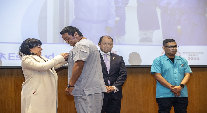 EsSalud incorpora más de 6 mil profesionales de la salud para fortalecer servicios que brinda a asegurados en todo el país