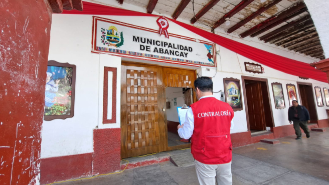 La Contraloría General detectó que funcionarios y servidores de la Municipalidad Provincial de Abancay aprobaron una Ordenanza Municipal que otorgó beneficios de reducción de multas por infracciones de tránsito “muy graves”, pese a que, según el Reglamento Nacional de Tránsito, no se puede aplicar tal beneficio por el tipo de estas, por lo que debían ser pagadas en su totalidad.