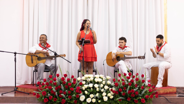 Consulado peruano en Medellín celebra fiestas patrias con música y gastronomía